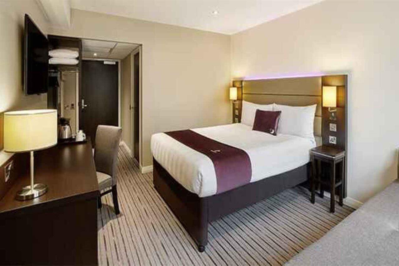 Premier Inn Premier Inn Saffron Walden Extérieur photo